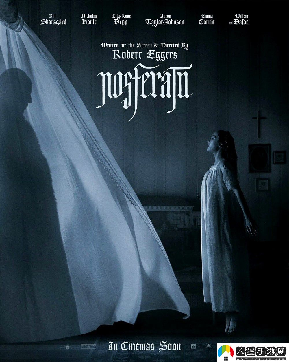 諾斯費(fèi)拉圖曝角色海報(bào) 德普女兒癡戀吸血鬼