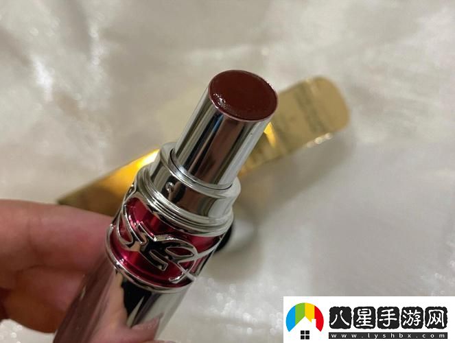 “呦辣辣”！YSL蜜桃色6696