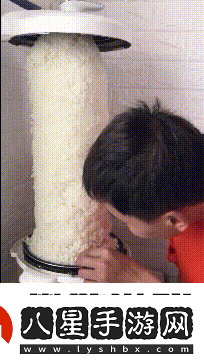 第一次穿高跟鞋的你動圖在地鐵上脫鞋看我怎么治你