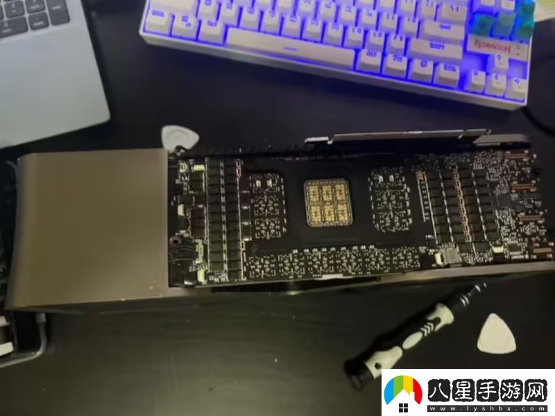 英偉達(dá)RTX4090Ti旗艦顯卡曝光尺寸龐大并采用四槽設(shè)計(jì)