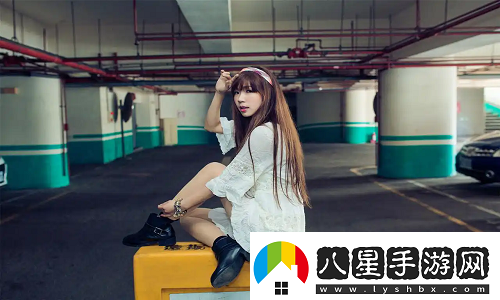 瞞著老公加班的HR中字