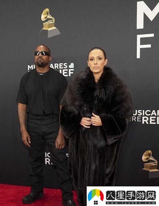 曝侃爺和妻子不請自來被請出紅毯